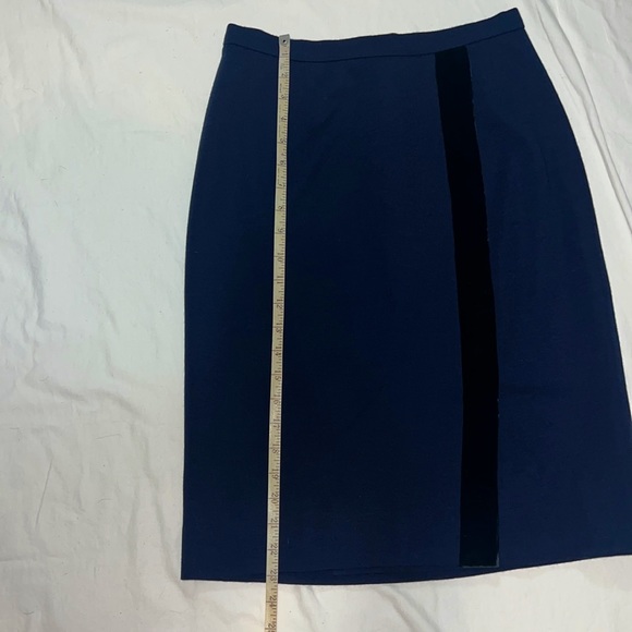 CHANEL Vintage 1980’s Matching Navy Blue Suit and Skirt Set with Black Velvet 40 - Picture 13 of 16